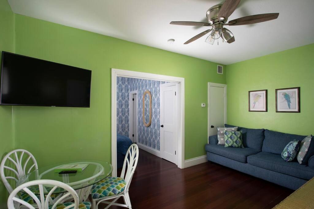 Duval Street Suite With Pool 基韋斯特 外观 照片