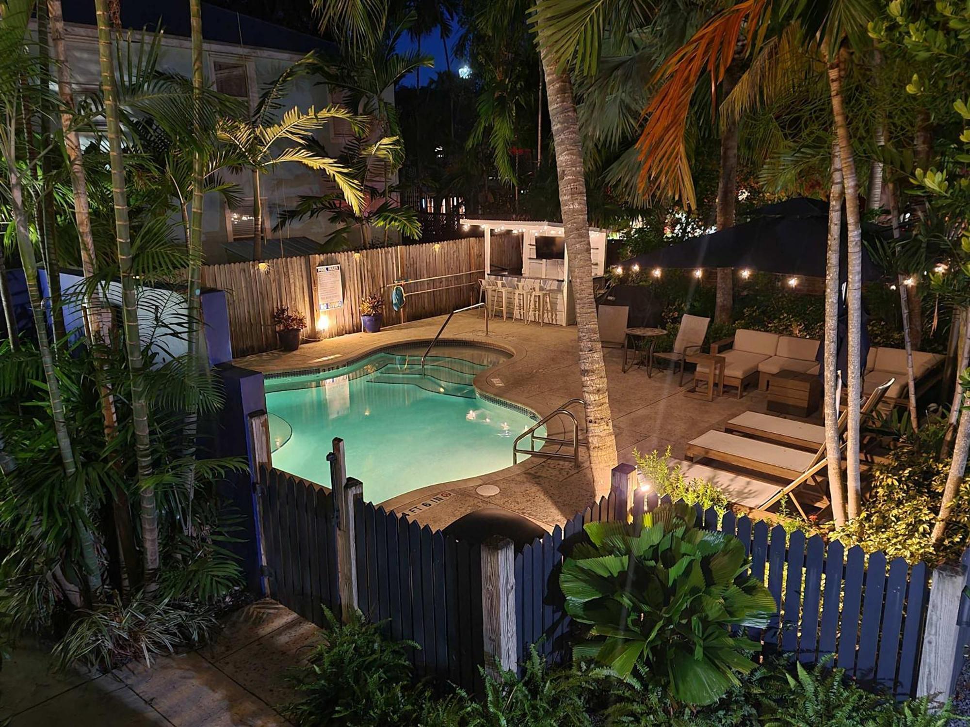 Duval Street Suite With Pool 基韋斯特 外观 照片